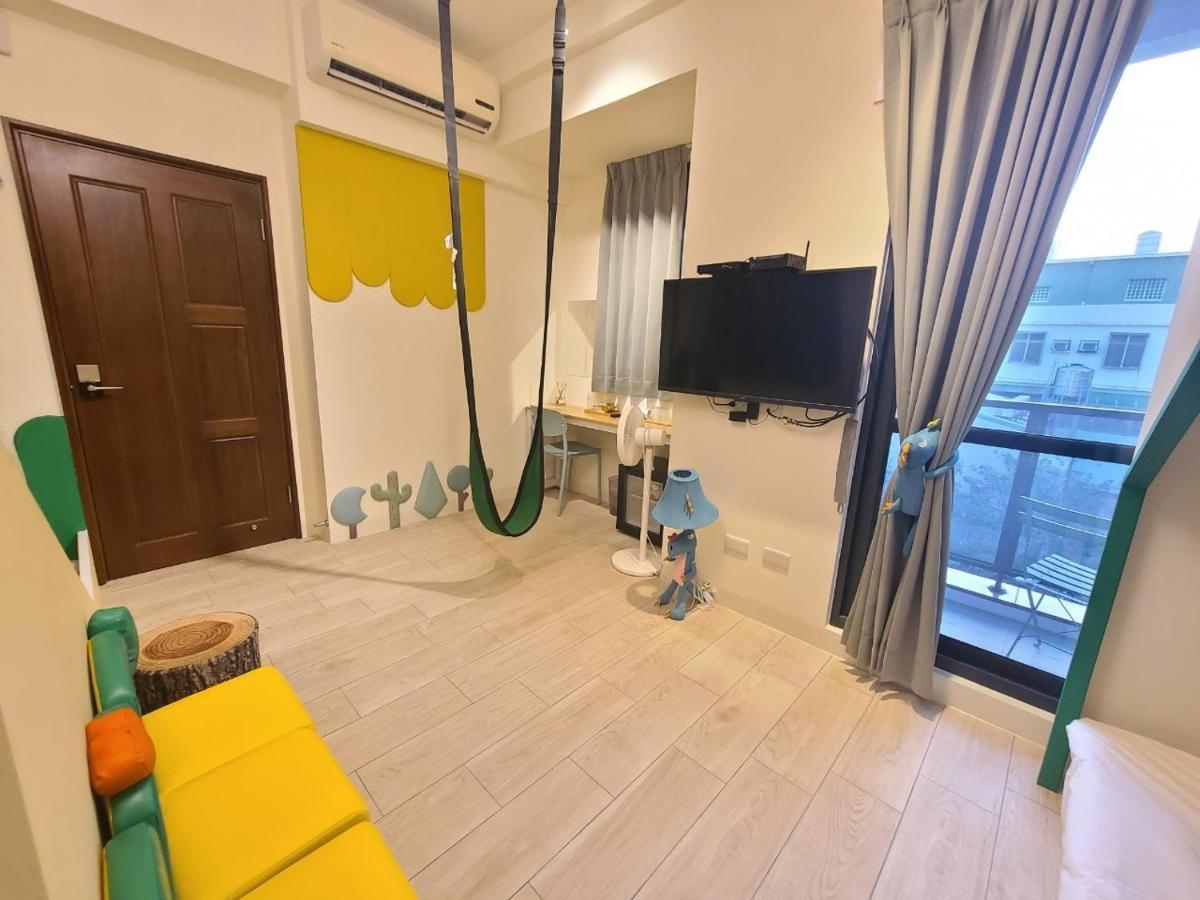 Sunlight Forest Homestay Tainan Exterior photo
